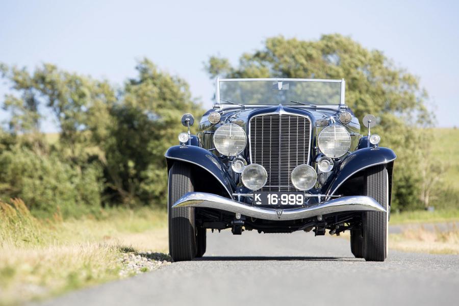  Auburn 12-165 Salon Phaeton Sedan 1933 года  (фото 10 из 21)
